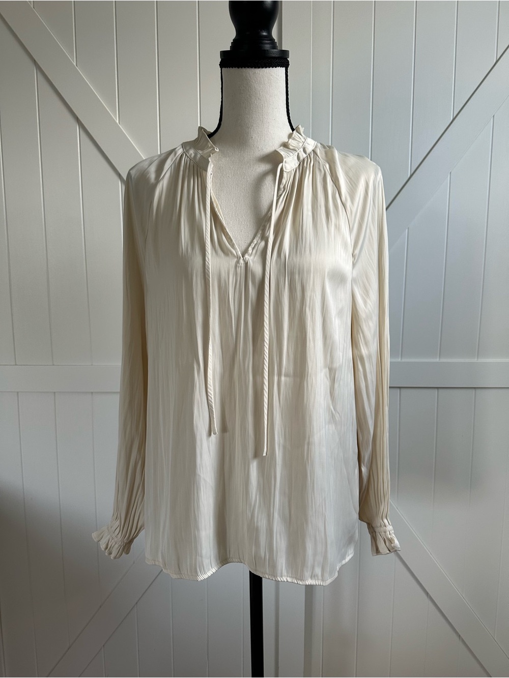Ann Taylor Factory Ivory Satin Ruffle Tie Neck Blouse Size Small